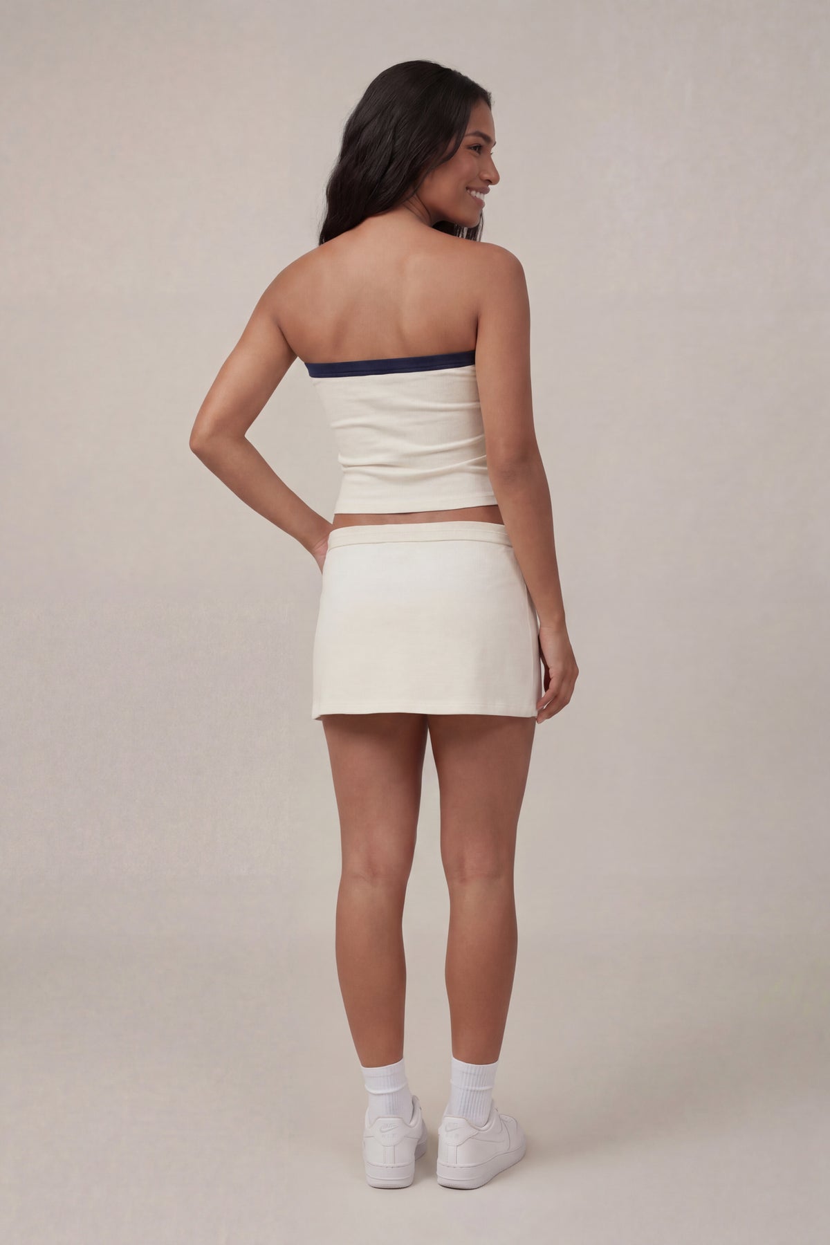 Alt View 2. Graphic Drawstring Tube Top - Cream