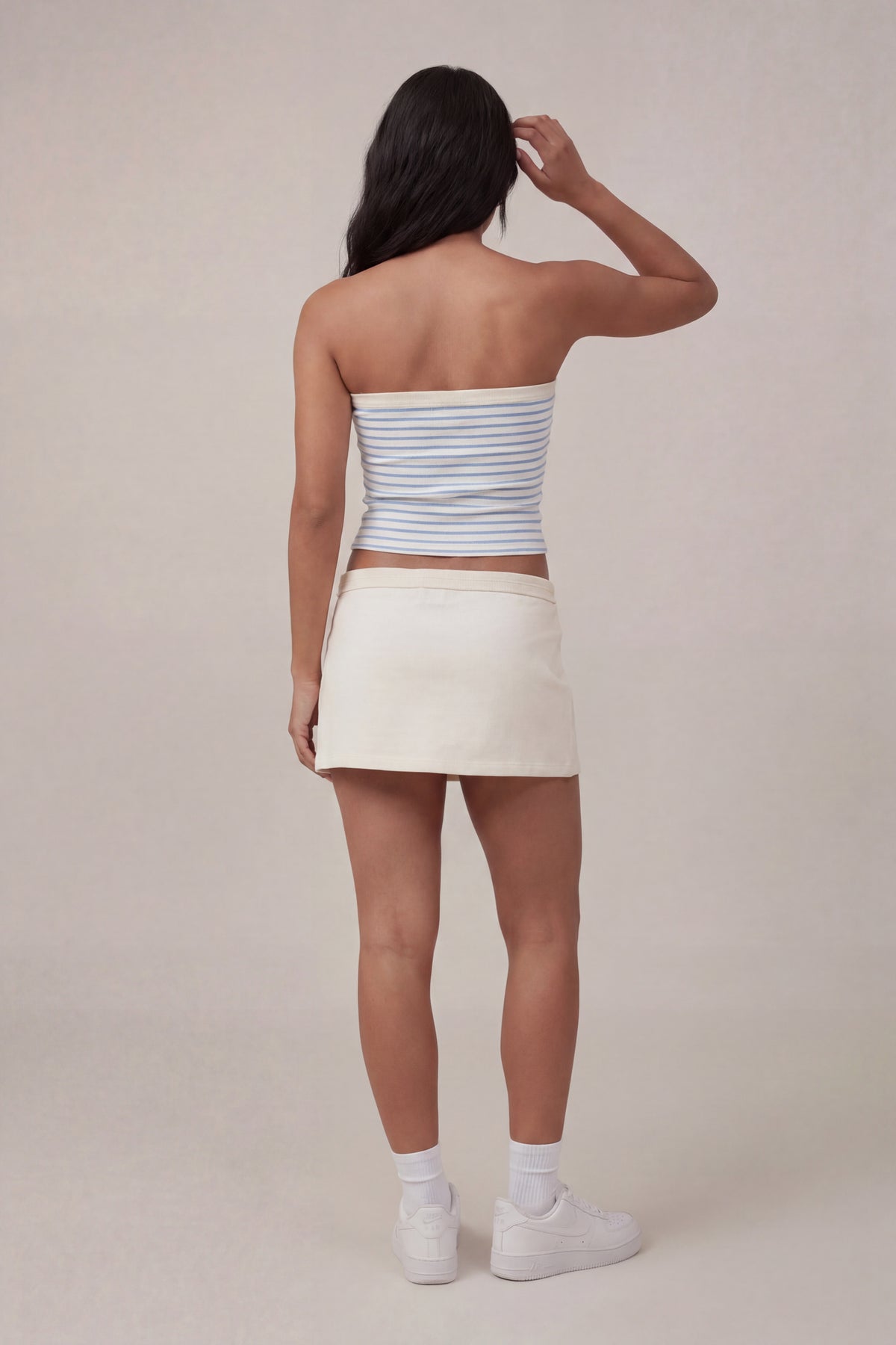 Alt View 2. Graphic Drawstring Tube Top - Light Blue