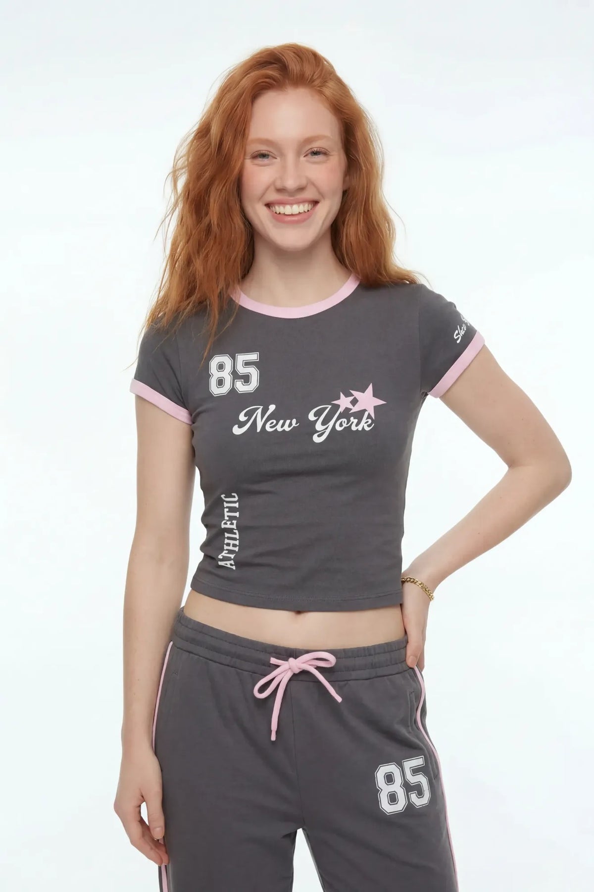 Alt View 2. New York Graphic T-Shirt & Wide Leg Pant Set - Charcoal