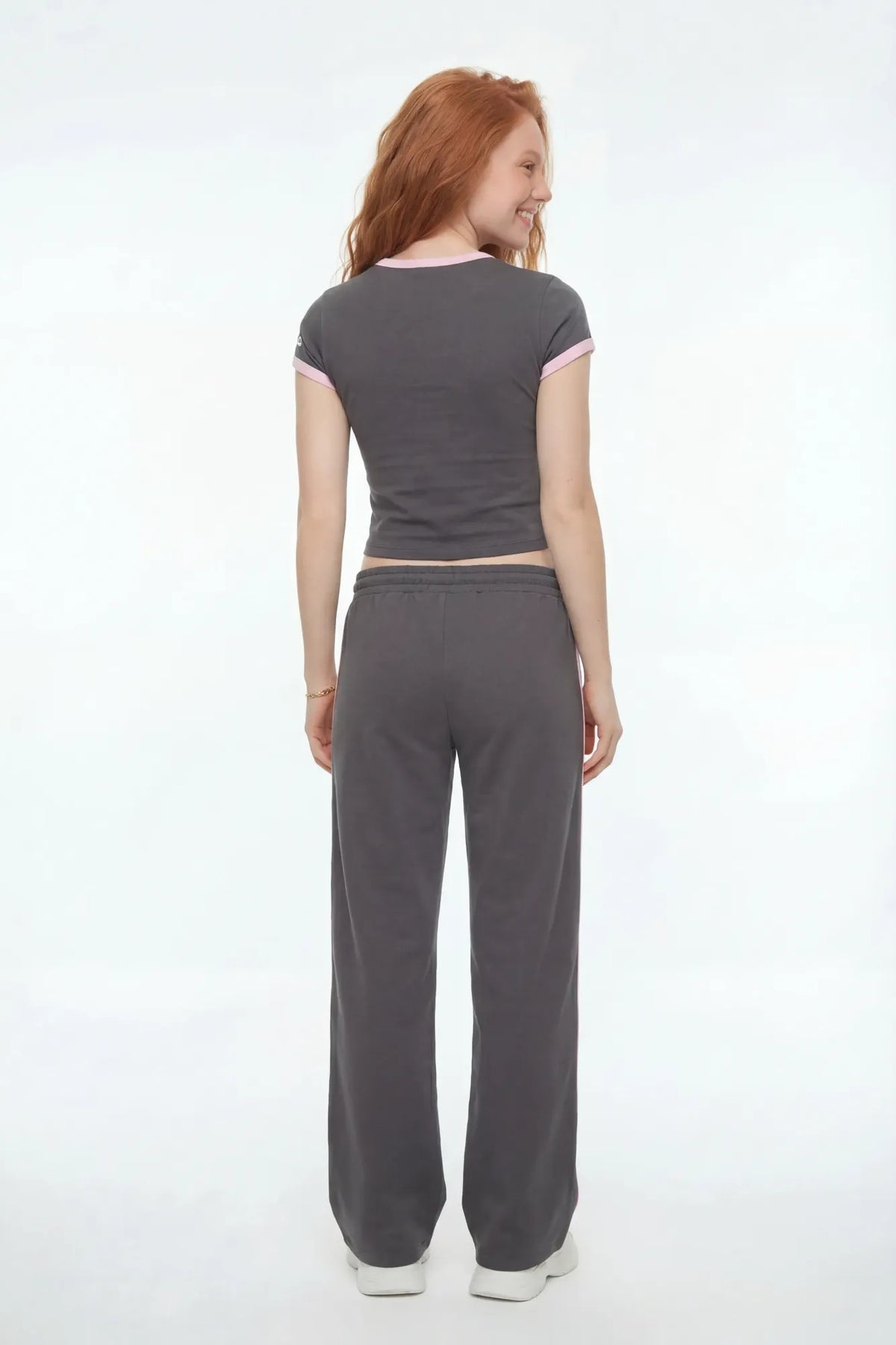 Alt View 4. New York Graphic T-Shirt & Wide Leg Pant Set - Charcoal