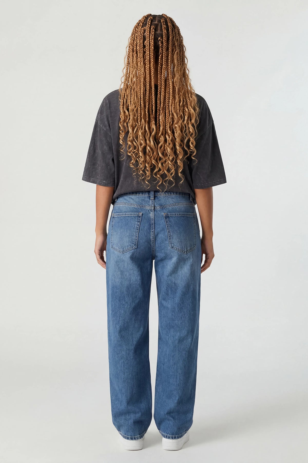 Alt View 2. Oversized Graphic Washed T-Shirt - Charcoal