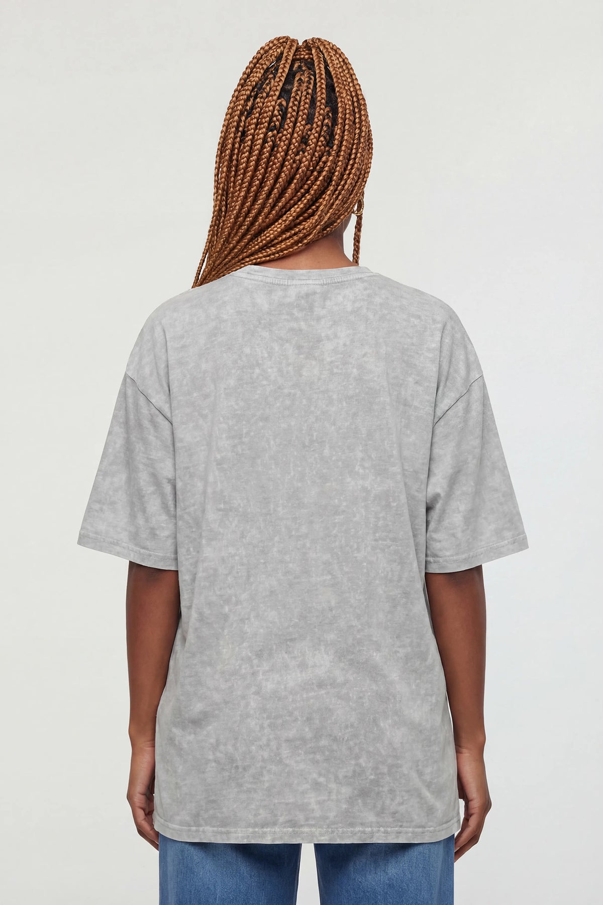Alt View 2. Oversized Graphic Washed T-Shirt - Heather Grey